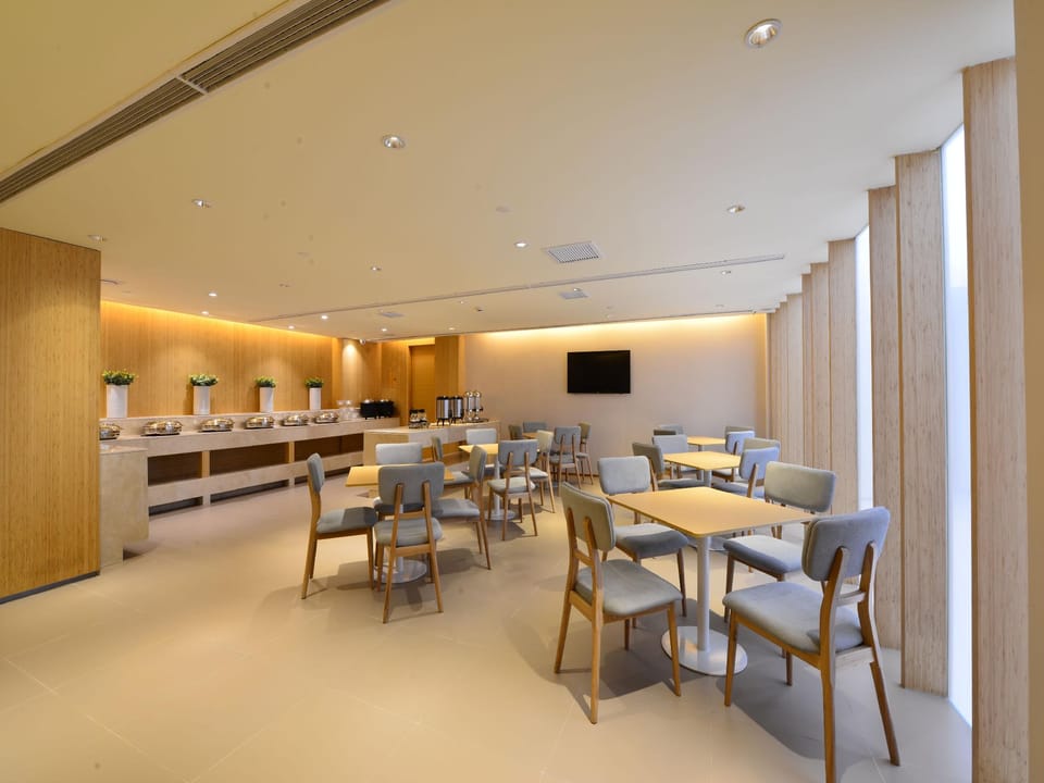 Ji Hotel Shanghai Jiading Qinghe Road Hotel in Shanghai