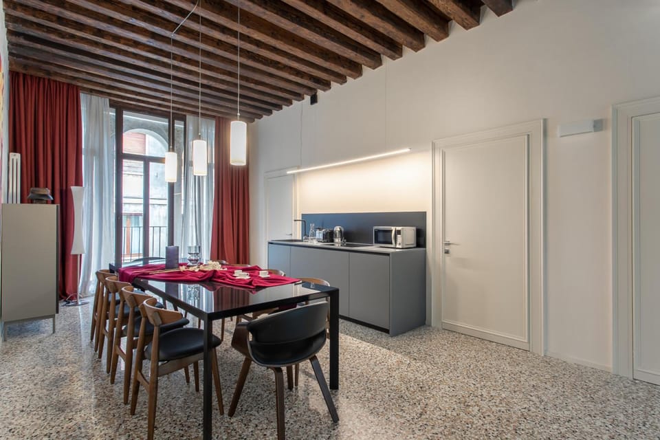 Palazzo Venere Apartments Hotel in Venice