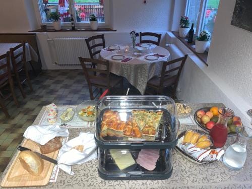 Pension Waldegg - restaurant Hotel in Canton of Valais