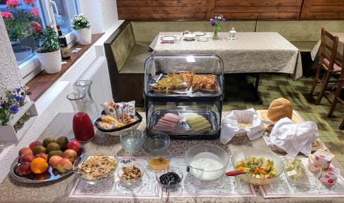 Pension Waldegg - restaurant Hotel in Canton of Valais