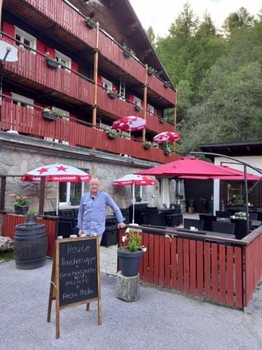 Pension Waldegg - restaurant Hotel in Canton of Valais