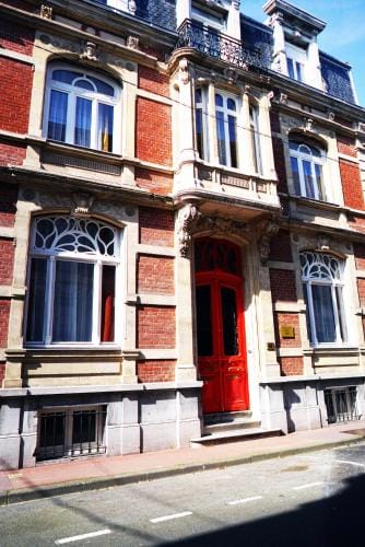 AZAL1889 Hotel in Calais