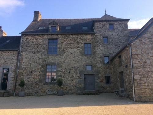 Chambre independante au Manoir de la Celinais cote jardin Hotel in Brittany