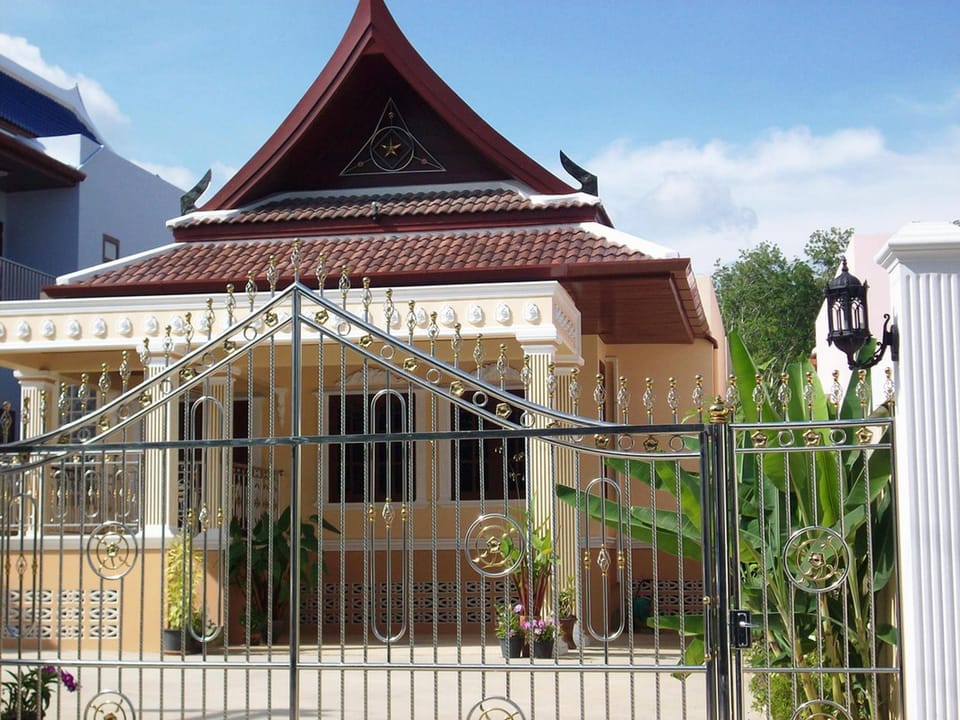 Majestic Villas Phuket Resort in Rawai