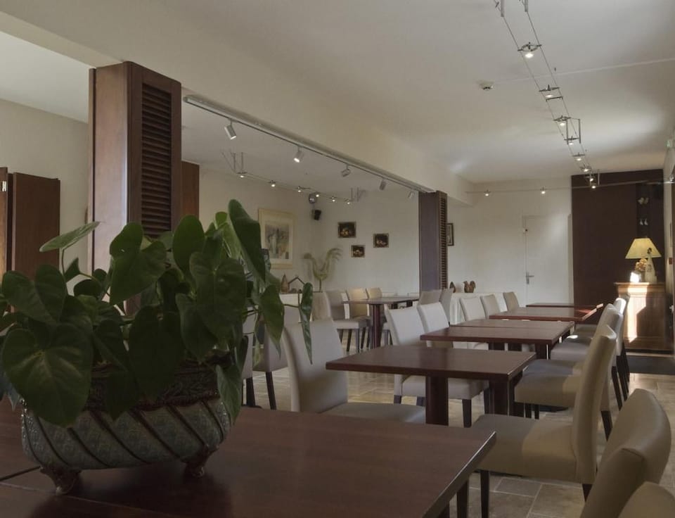 Hotel Les Oliviers Hotel in Fayence