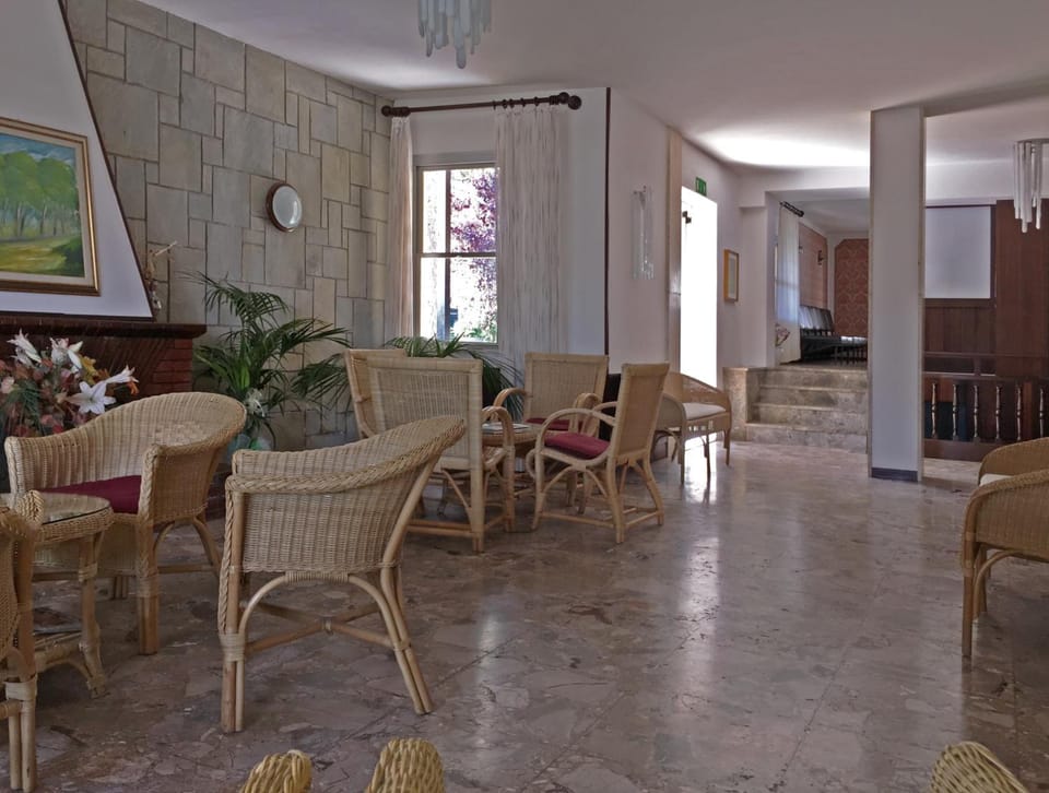 B&B Promenade Hotel Simple con Piscina Hotel in Milano Marittima