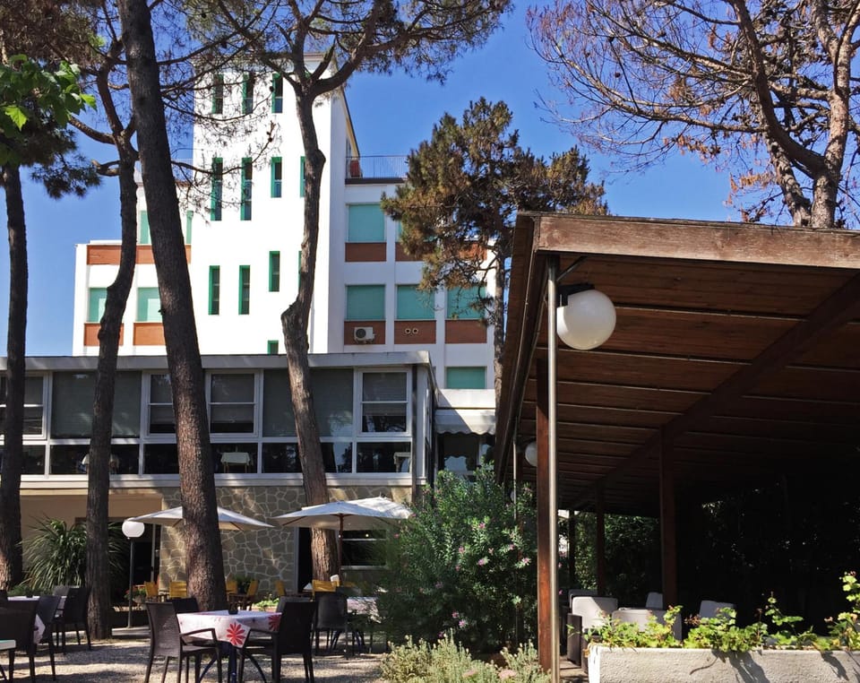 B&B Promenade Hotel Simple con Piscina Hotel in Milano Marittima