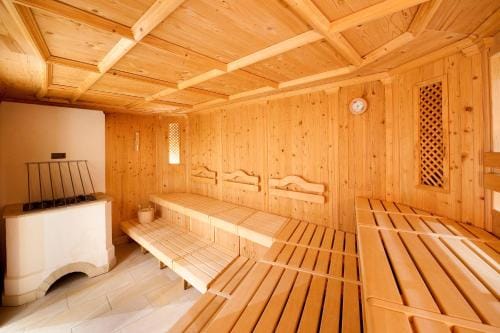 Hotel Jagdhof Bed & Breakfast Hotel in Trentino-South Tyrol
