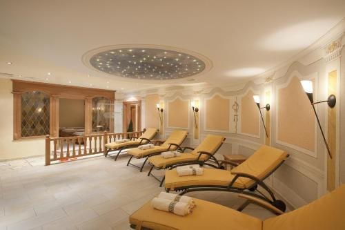 Hotel Jagdhof Bed & Breakfast Hotel in Trentino-South Tyrol