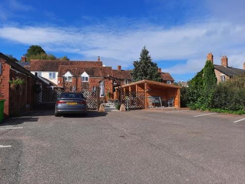 The New Inn Halse Inn in Taunton Deane