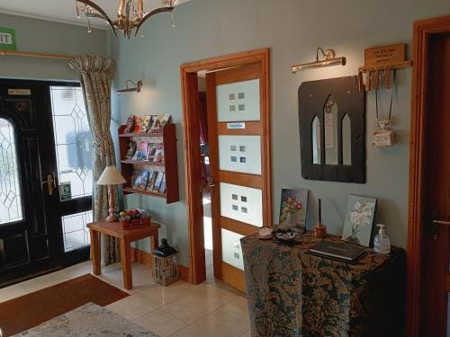 Oak Tree Lane Country B and B Hotel in Ireland