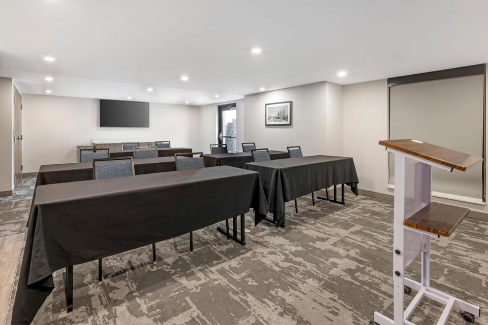 MainStay Suites Oakbrook Terrace - Chicago Hotel in Oakbrook Terrace