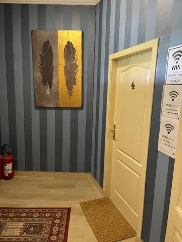 Sobe sa sopstvenim KUPATILOM Private rooms bathroom In CENTER Hotel in Novi Sad