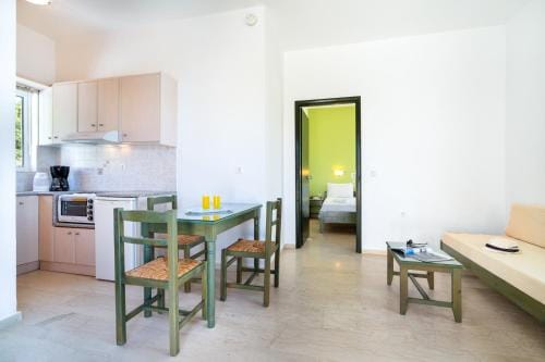 Eolos Apartments Hotel in Almyrida