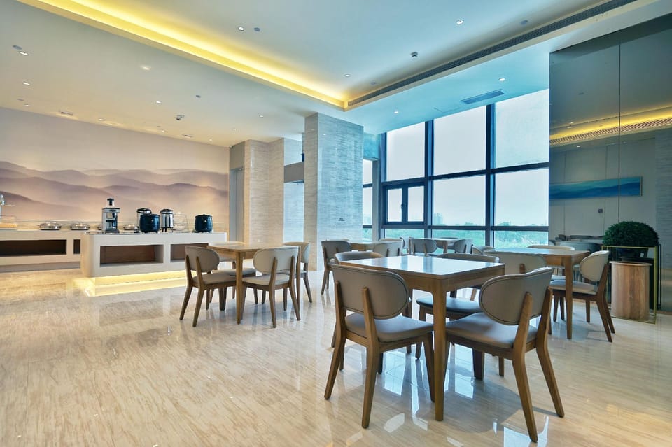 Ji Hotel Pinghu Ruifeng Square Hotel in Zhejiang
