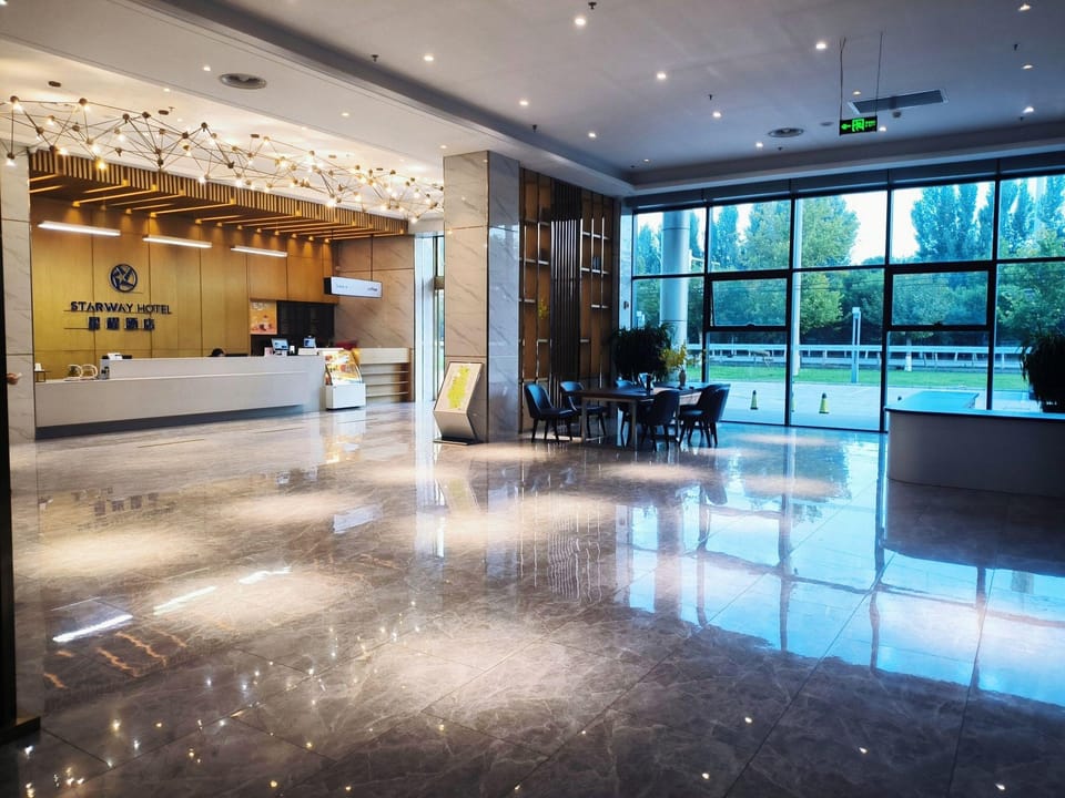 Starway Hotel Anyang Linzhou Hongqi Canal Memorial Hall Hotel in China