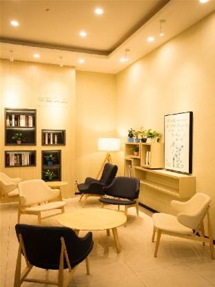 Hanting Hotel Changzhong Changhong Road Metro Station Hotel in Suzhou