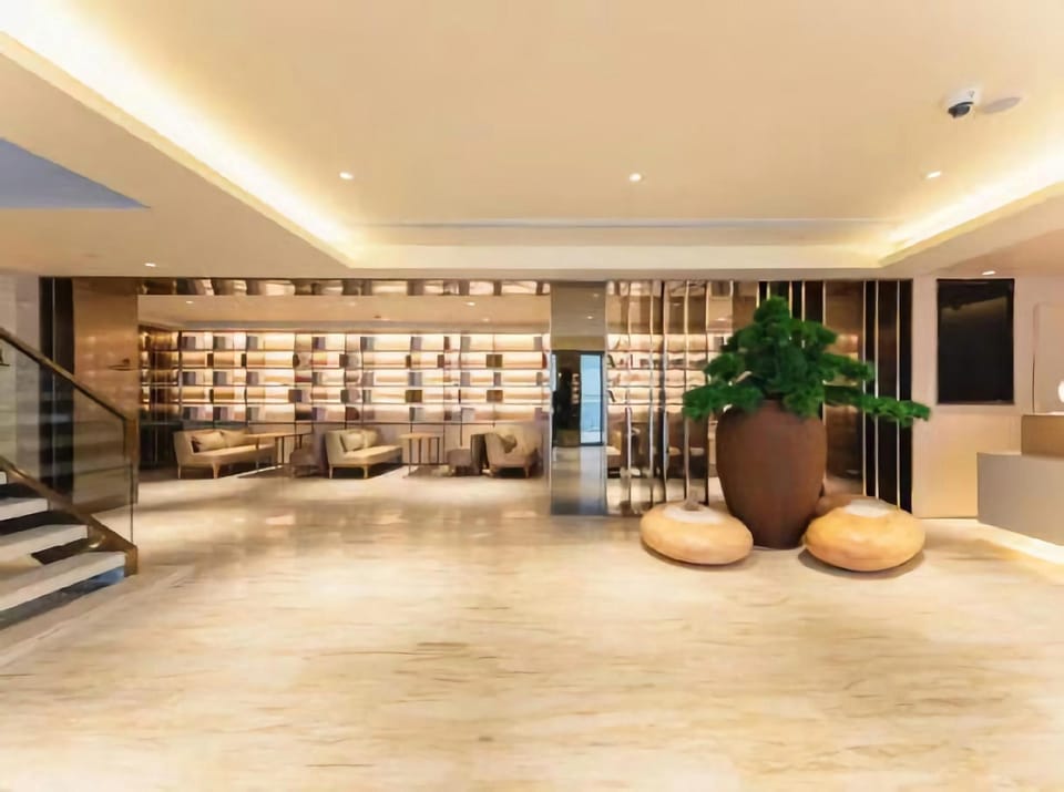 JI Hotel Shanghai Hongmei Road Metro Station Hotel in Shanghai