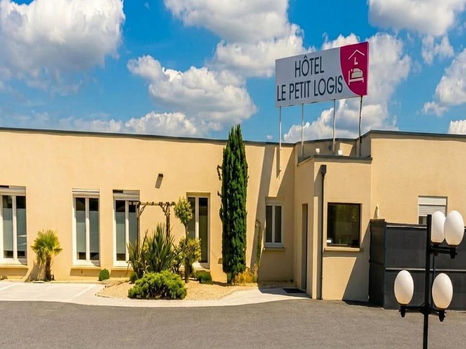 Le Petit Logis Hotel in Centre-Val de Loire