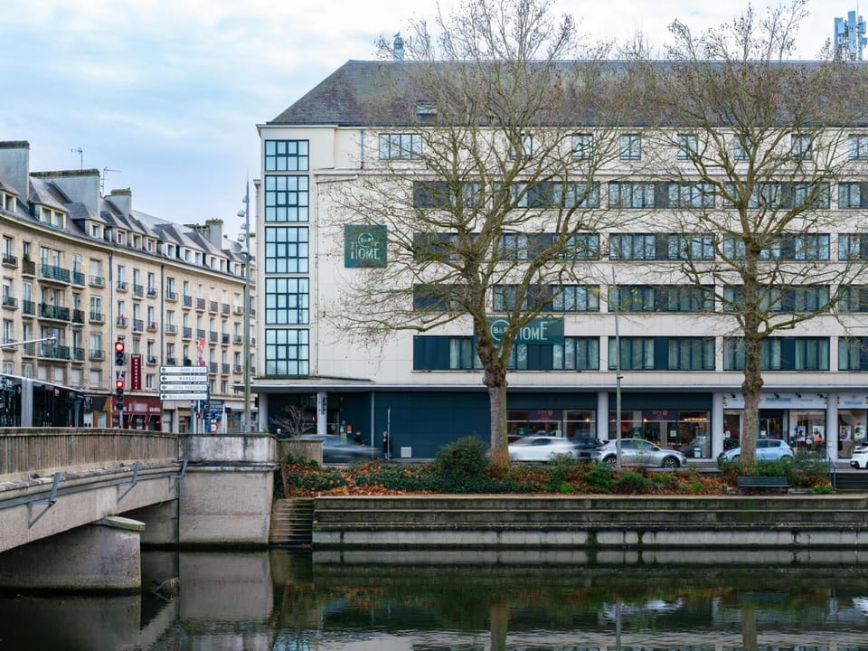 B&B HOME Caen Centre Gare Hotel in Caen