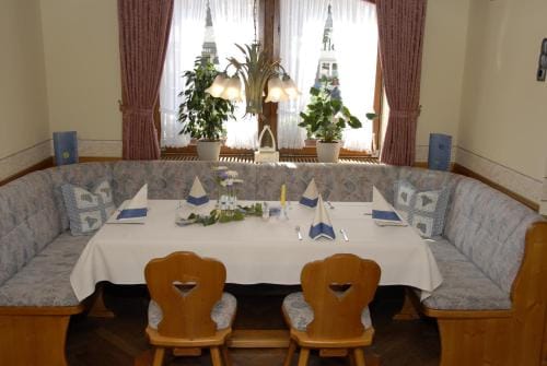 Gasthaus zum Hirschen Hotel in Ringsheim