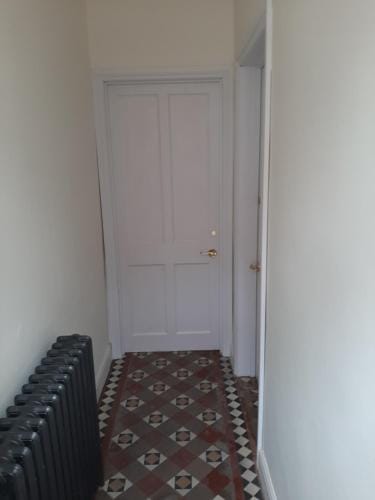 Salisbury Guest House - free parking Hotel in York