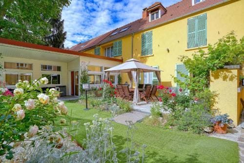 Maison d'hotes et bien-etre Ahimsa Hotel in Massy