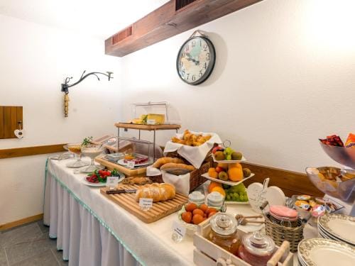 Hotel Centrale, Typically Swiss Hotel in Province of Brescia
