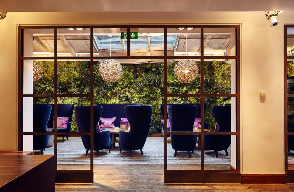 Bar/lounge