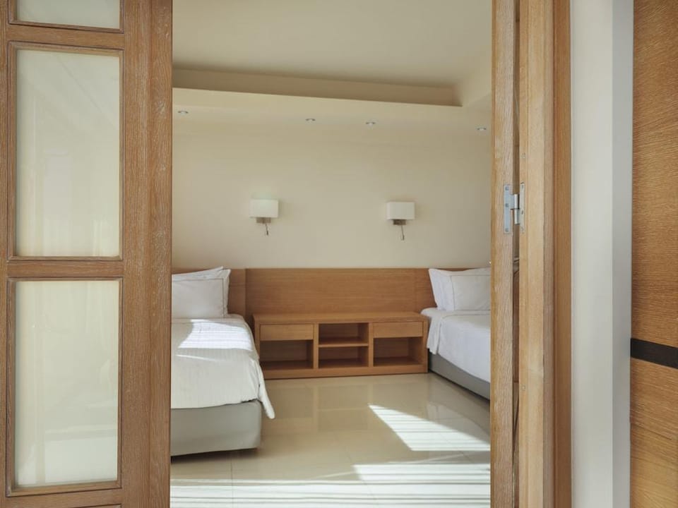 Esperos Mare Resort Hotel in Decentralized Administration of the Aegean
