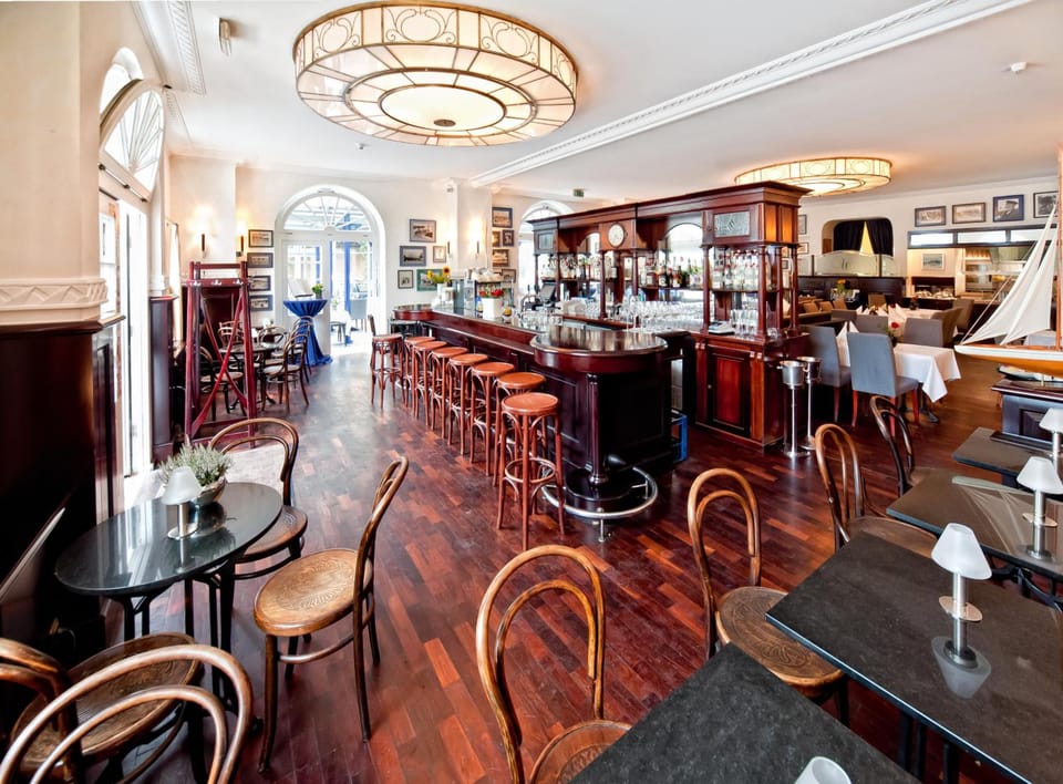 Bar/lounge
