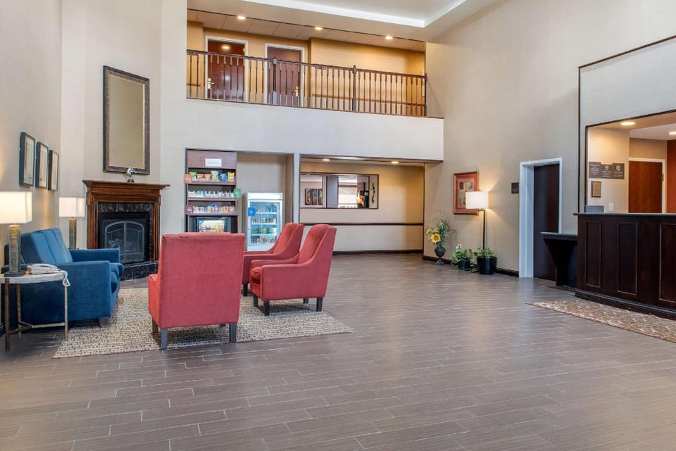 Comfort Suites Louisville Airport Hotel in Louisville