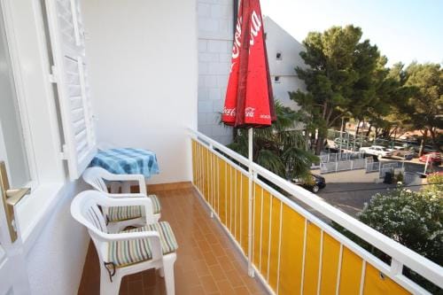 Rooms with a parking space Makarska - 6778 Hotel in Makarska