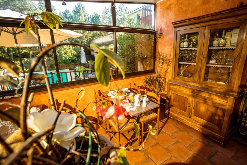 LOGIS HOTEL L' Auberge d'Uzes Hotel in Uzes