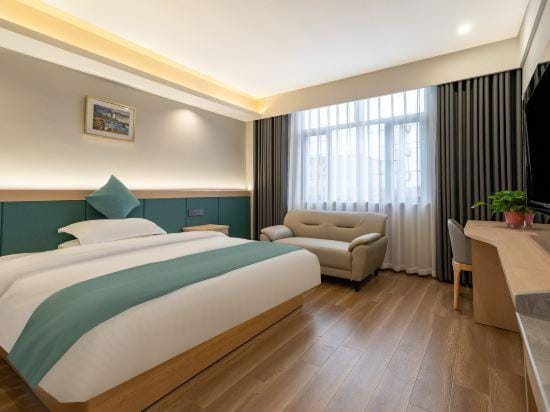 Home Inn Huaxuan Collection Hotel (Yangzhou East High-speed Railway Station) Hotel in Jiangsu