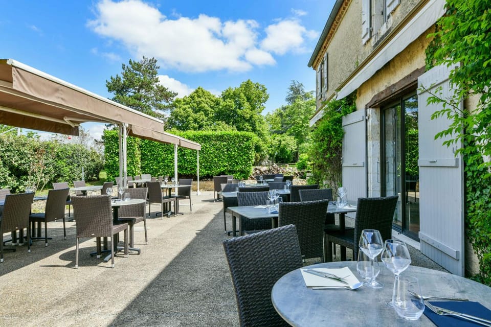 Logis Hotel La Ferme de Flaran Hotel in Occitanie
