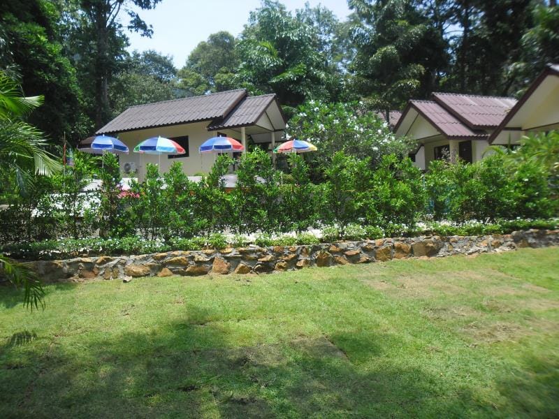 Baansanook Bungalow Inn in Koh Chang Tai