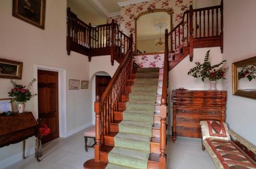 Pinewood Lodge Guest House Hotel in Omagh