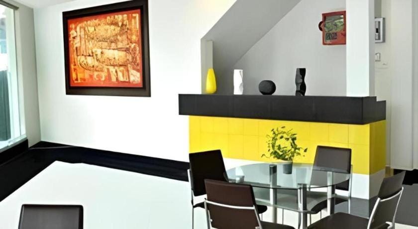 Rumah Tumpangan Abby Hotel in Perak