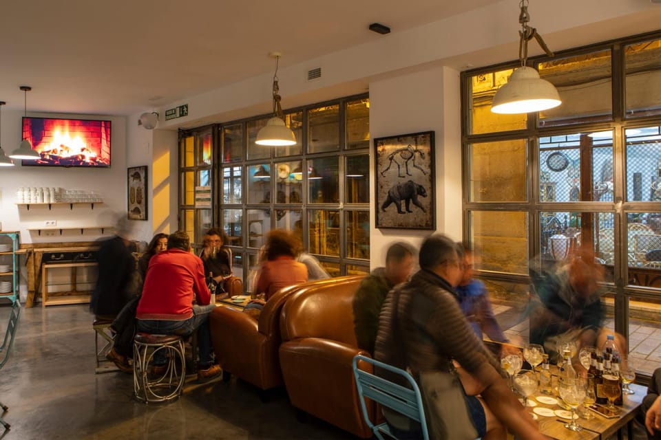Winederful Hostel & Cafe Hostel in Logrono