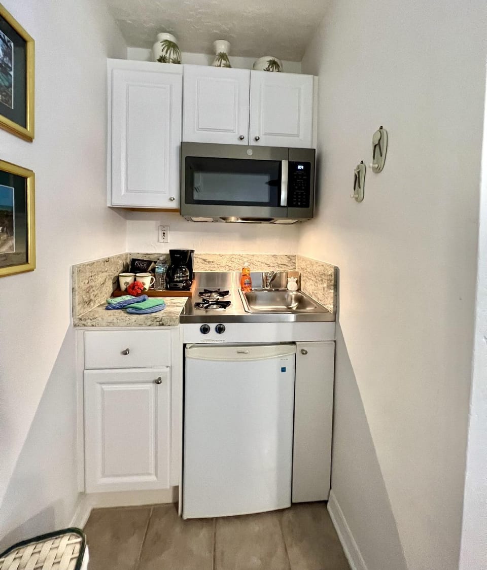 Island Bay Resort Hotel in Tavernier