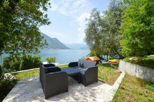 Guesthouse Grotta Di Nicola Hotel in Dobrota