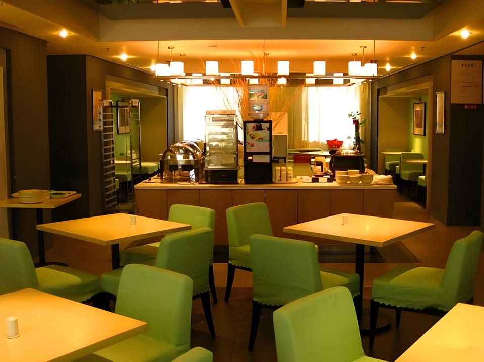 Jinjiang Inn Jiangyin Sports Center Chengjiang Middle Road Hotel in Suzhou