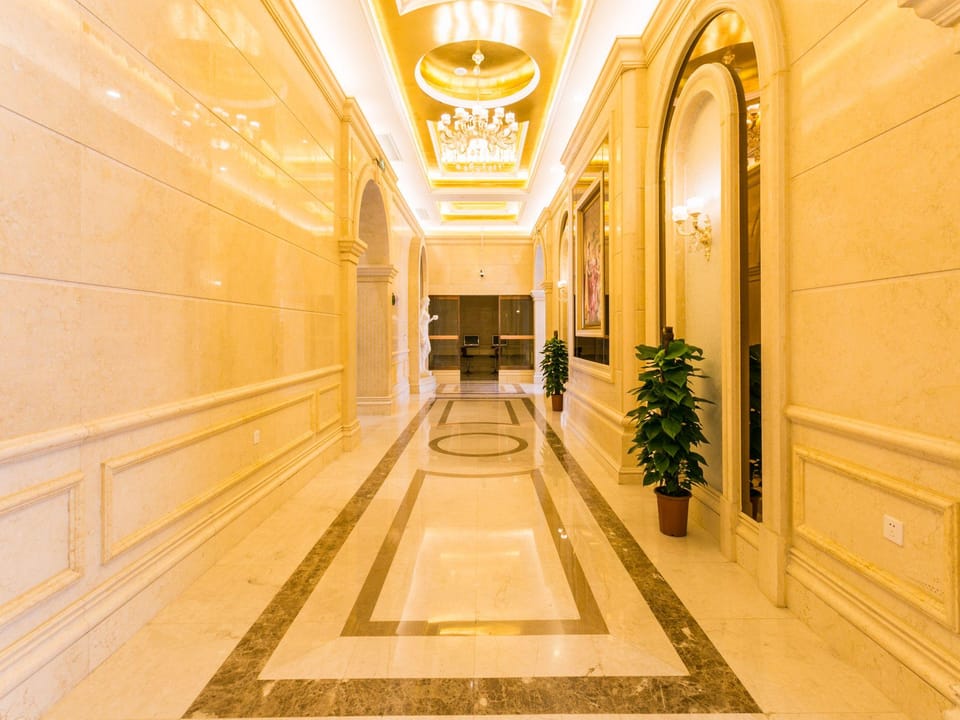 Vienna International Hotel Shanghai Hongqiao Airport Convention & Exhibition Center  Wanda plaza Hotel in Shanghai