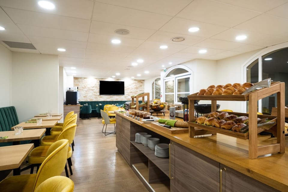 Quality Suites Maisons-Laffitte Paris Ouest Hotel in Sartrouville