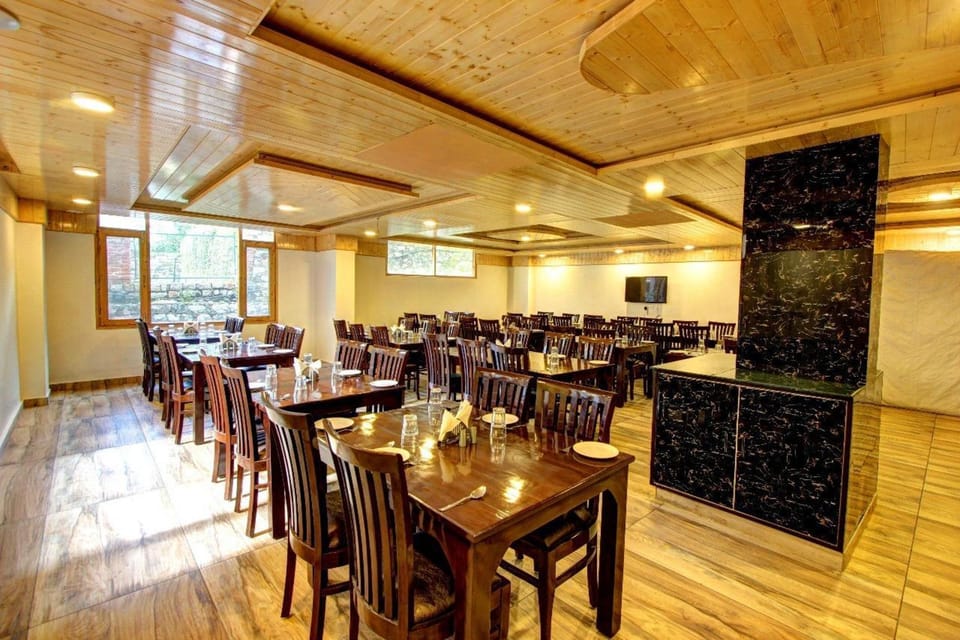 Manali Grand Hotel in Manali