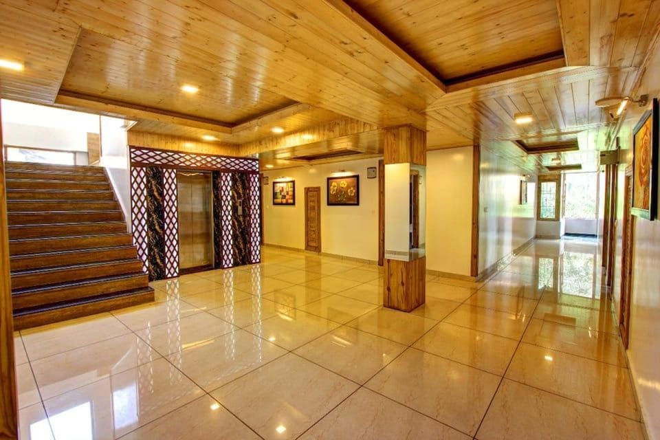 Manali Grand Hotel in Manali