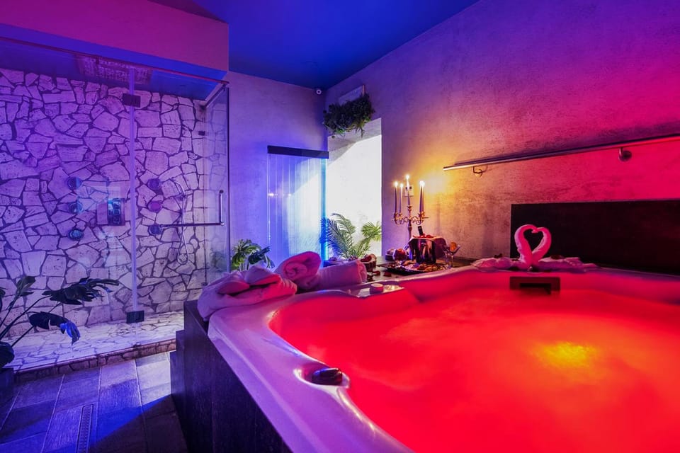 Hot tub