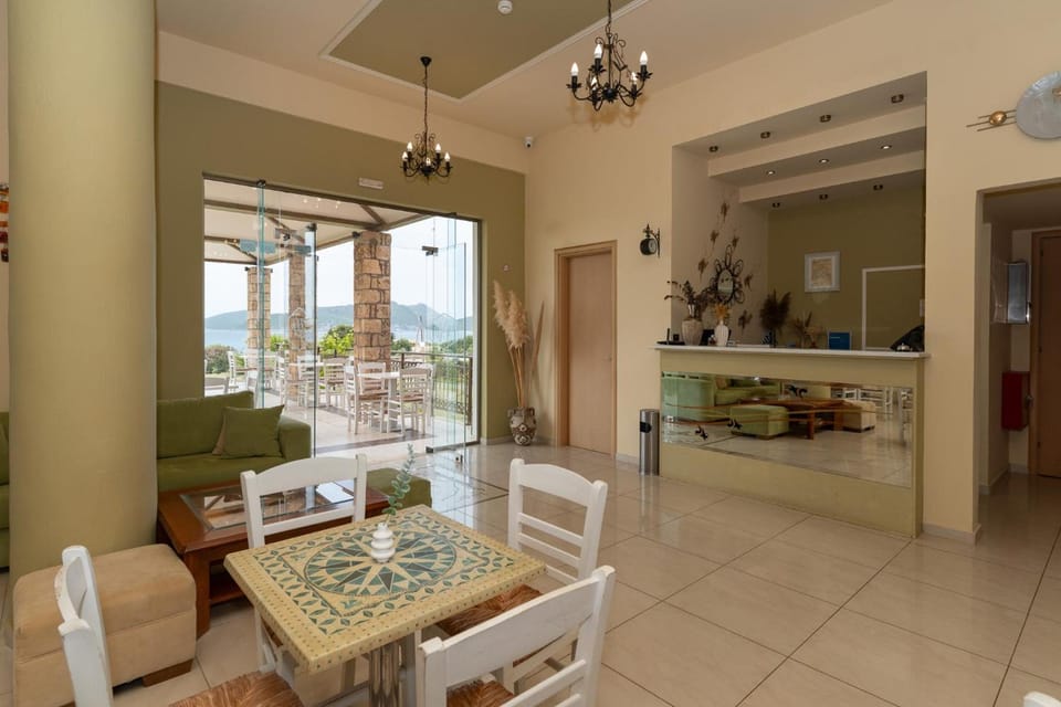 Finiki Plaza Apartment hotel in Messenia