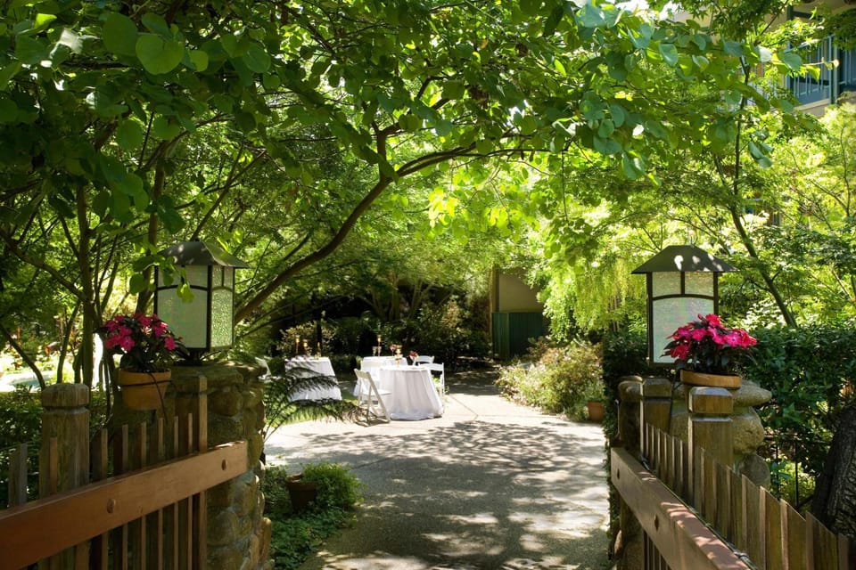Creekside Inn Hotel in Menlo Park